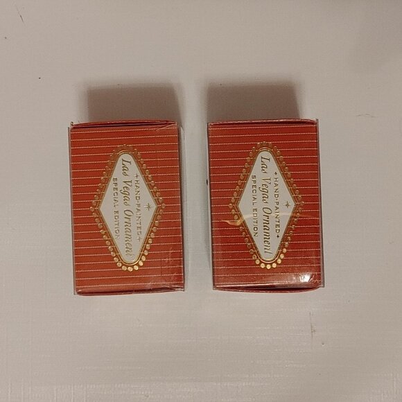 LAS VEGAS Santa Ornaments x 2 Las Vegas Welcome Sign Jackpot Santa - Picture 5 of 8